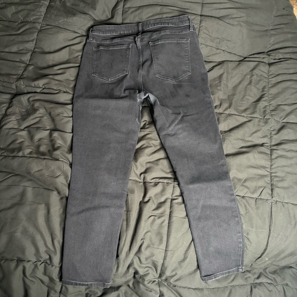 SIZE 14 OLD NAVY SKINNY JEANS - Picture 2 of 3